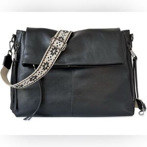 Large Hobo Crossbody Bags for Women in black with straps perfect y condition